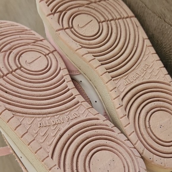 Nike Kids Shoes in White and Pink - Picture 6 of 7